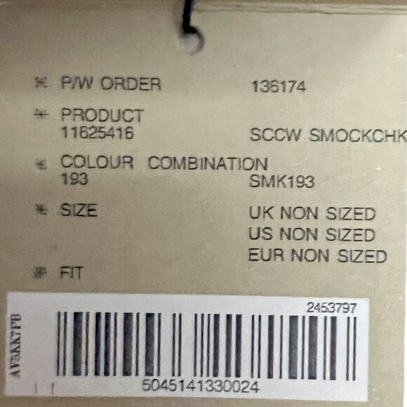 Burberry London Cherry Red Smocked SmockChech Chech Cashmere Wool Blend Scarf - Picture 5 of 5